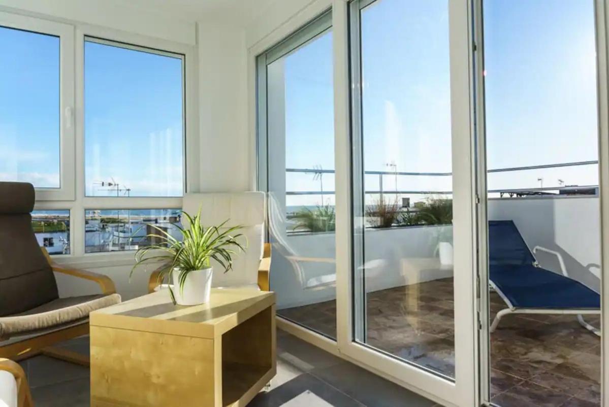 Apartamento Con Terraza Vistas Al Mar. コニル・デ・ラ・フロンテラ エクステリア 写真