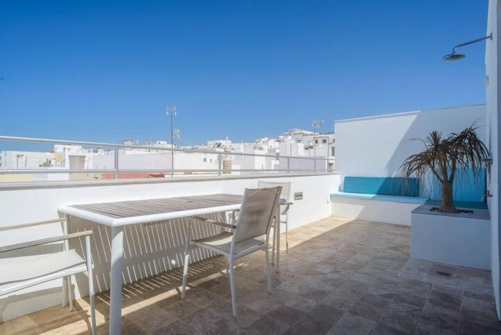Apartamento Con Terraza Vistas Al Mar. コニル・デ・ラ・フロンテラ エクステリア 写真