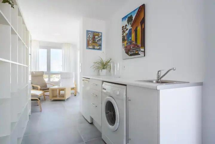 Apartamento Con Terraza Vistas Al Mar. コニル・デ・ラ・フロンテラ エクステリア 写真