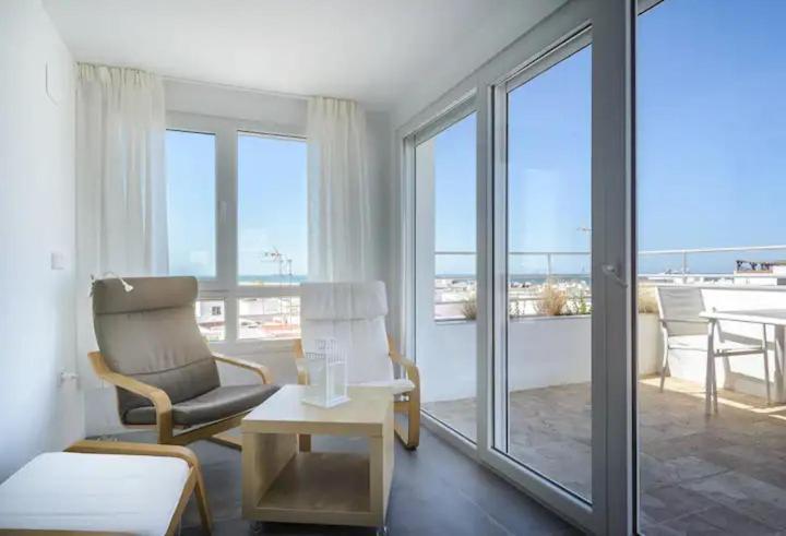 Apartamento Con Terraza Vistas Al Mar. コニル・デ・ラ・フロンテラ エクステリア 写真