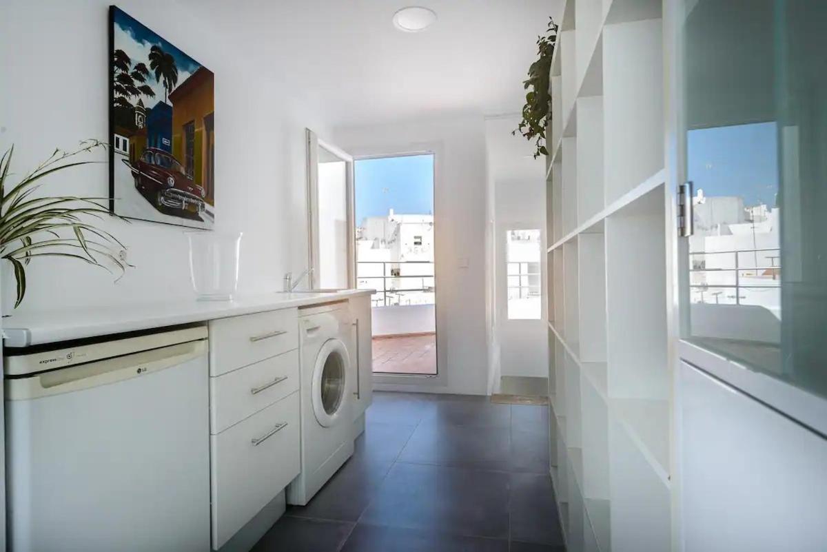 Apartamento Con Terraza Vistas Al Mar. コニル・デ・ラ・フロンテラ エクステリア 写真