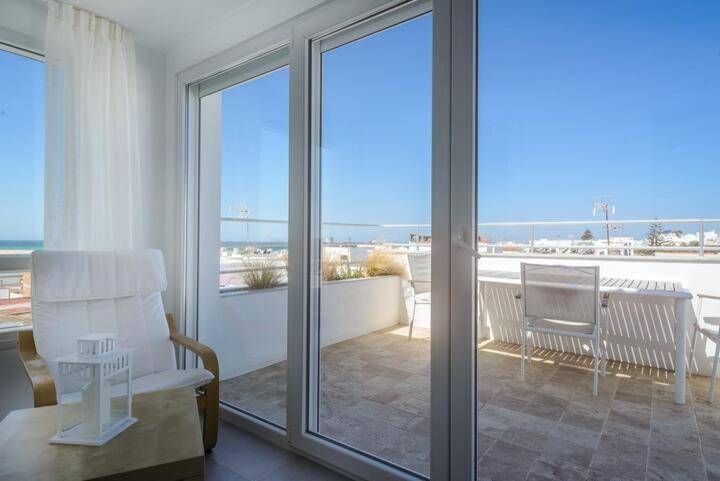 Apartamento Con Terraza Vistas Al Mar. コニル・デ・ラ・フロンテラ エクステリア 写真